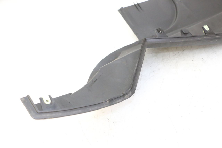 photo de RIGHT LOWER SIDE PANEL PEUGEOT SATELIS 125 (2006 - 2009)