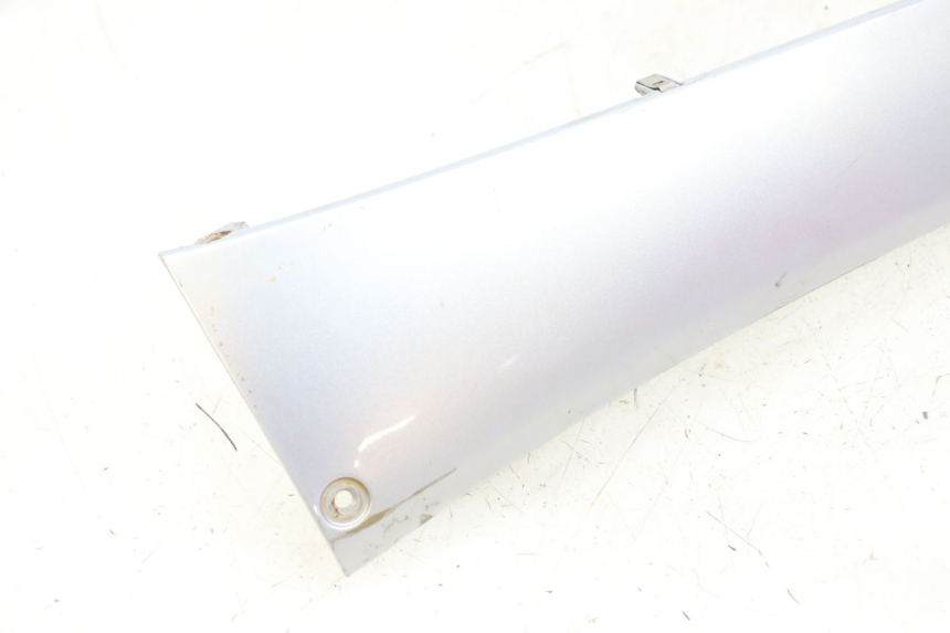 photo de RIGHT LOWER SIDE PANEL YAMAHA CYGNUS X 125 (2004 - 2007)