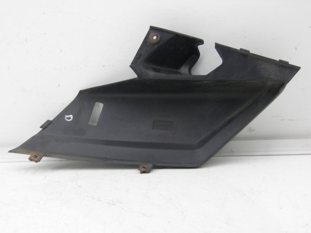 photo de RIGHT LOWER SIDE PANEL YAMAHA XMAX X-MAX 125 (2006 - 2009)