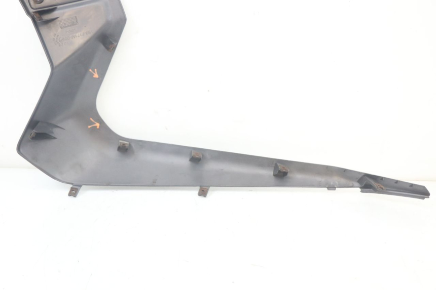 photo de RIGHT LOWER SIDE PANEL YAMAHA XMAX X-MAX 125 (2006 - 2009)