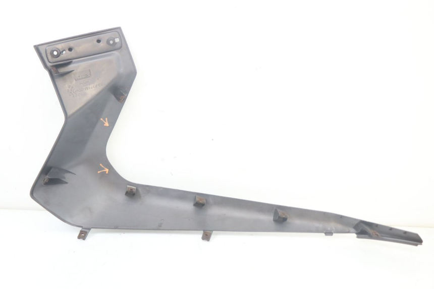 photo de RIGHT LOWER SIDE PANEL YAMAHA XMAX X-MAX 125 (2006 - 2009)