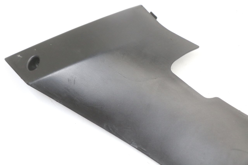 photo de LEFT LOWER FAIRING PEUGEOT KISBEE 4T 50 (2010 - 2017)