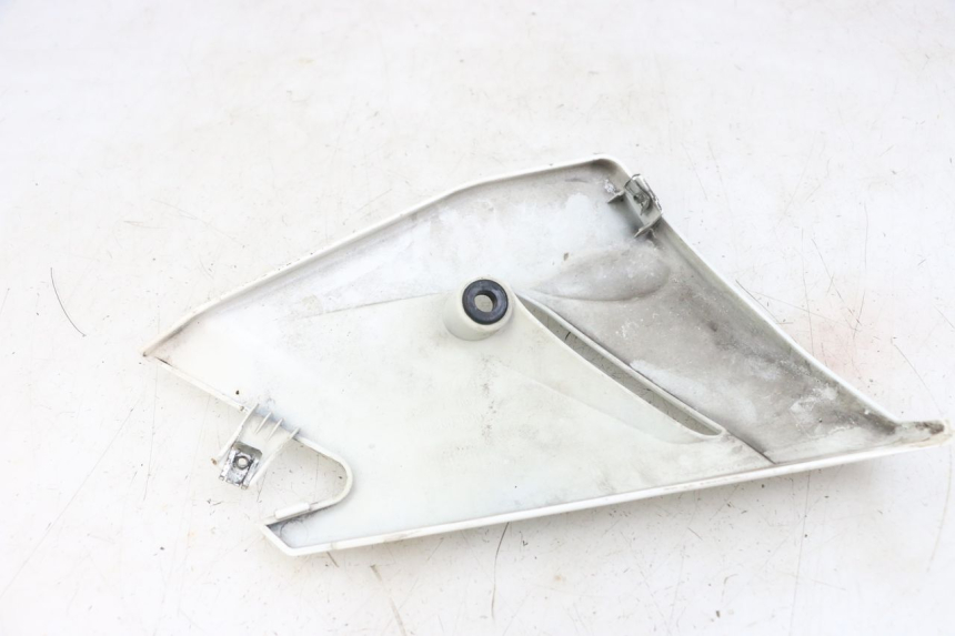 photo de LEFT BELLY PANEL MOTO GUZZI NORGE 8V GT 1200 (2011 - 2016)