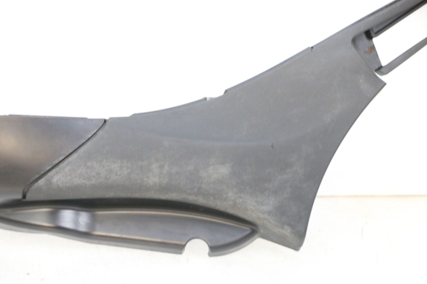 photo de LEFT BELLY PANEL PIAGGIO MP3 HPE 350 (2018 - 2020) - High-resolution close-up