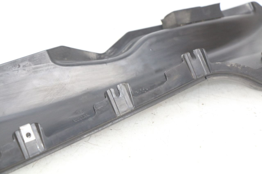 photo de LEFT LOWER FAIRING PIAGGIO MP3 LT 300 (2010 - 2016)