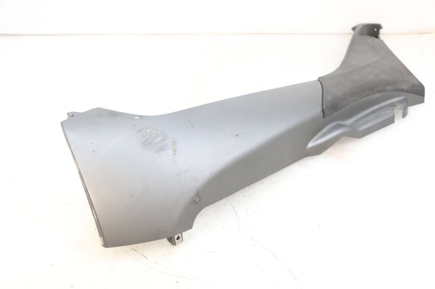 photo de LEFT BELLY PANEL PIAGGIO MP3 500 (2016 - 2018) - Surface and material condition