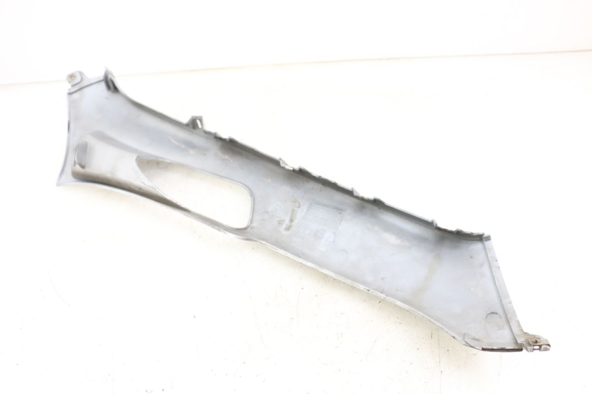 photo de LEFT LOWER FAIRING PIAGGIO X8 125 (2004 - 2007)