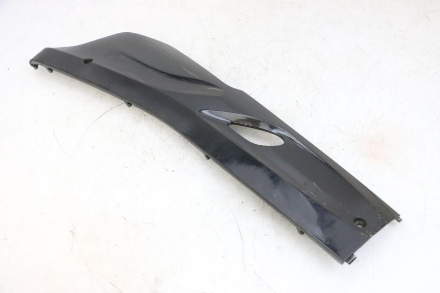 photo de LEFT BELLY PANEL DAELIM S1 125 (2007 - 2016) - Distinctive features