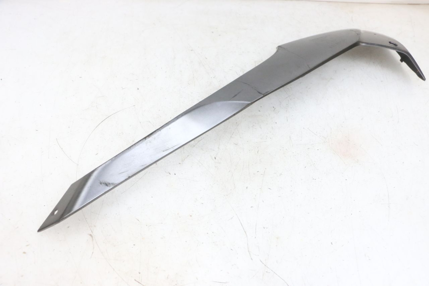 photo de LEFT BELLY PANEL YAMAHA TRICITY 300 (2020 - 2024) - Distinctive features