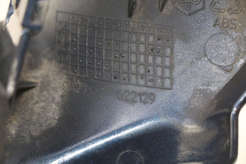 photo de LEFT LOWER FAIRING PIAGGIO VESPA LXV 125 (2006 - 2009)