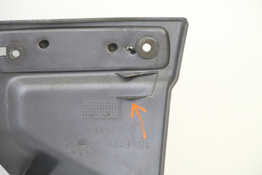 photo de LEFT LOWER FAIRING YAMAHA XMAX X-MAX 125 (2006 - 2009)