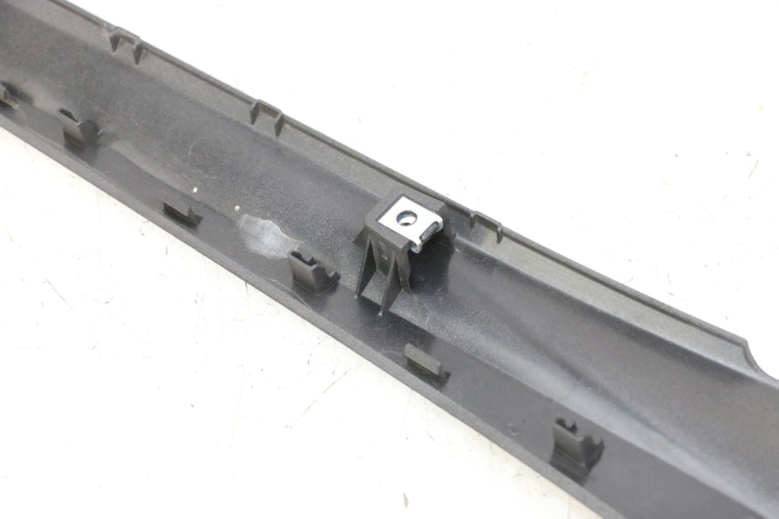 photo de LEFT BELLY PANEL YAMAHA XMAX X-MAX 125 (2021 - 2025)