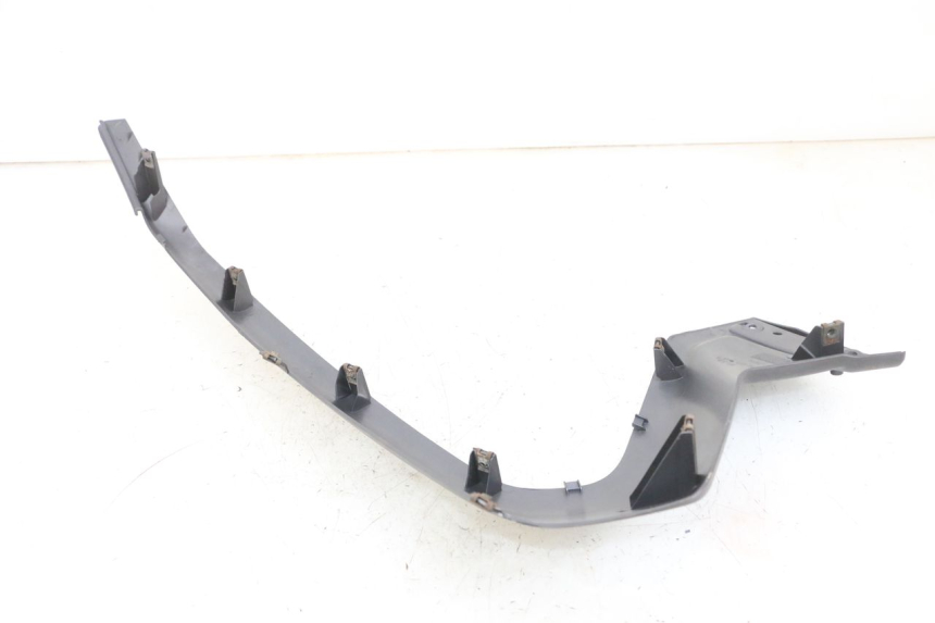 photo de LEFT LOWER FAIRING YAMAHA XMAX X-MAX 125 (2006 - 2009) - Component detail