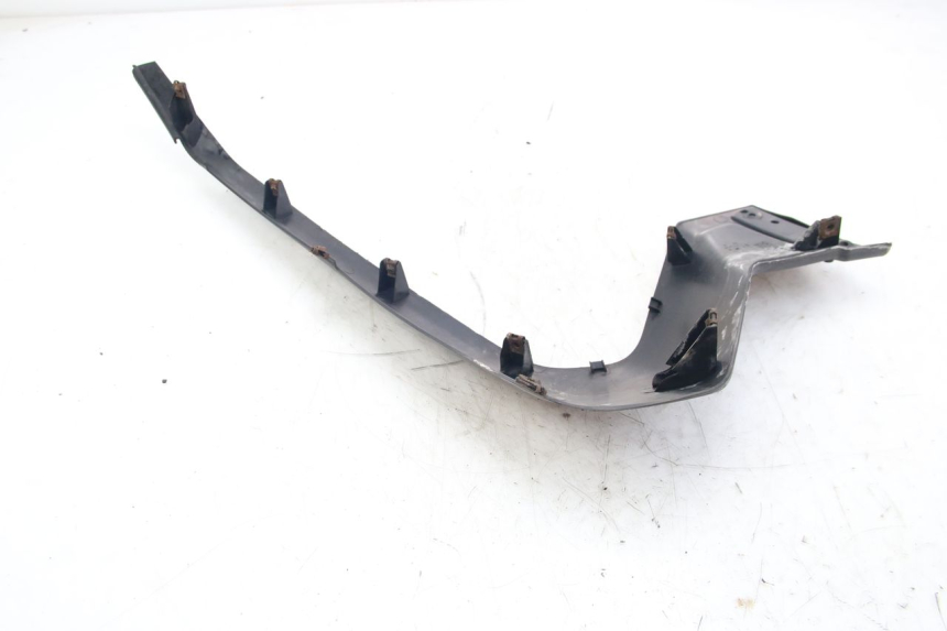 photo de LEFT LOWER FAIRING YAMAHA XMAX X-MAX 125 (2006 - 2009)