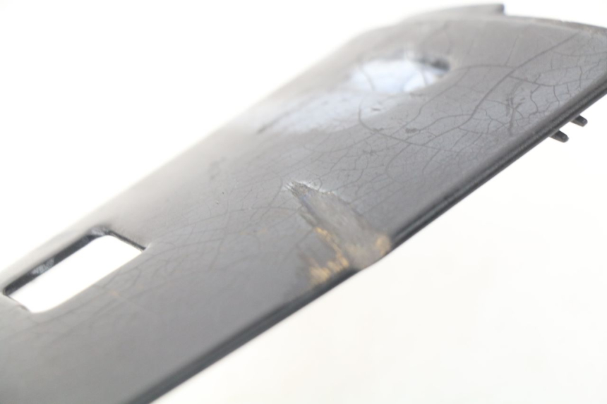 photo de LEFT BELLY PANEL YAMAHA YP MAJESTY 125 (1998 - 2001)