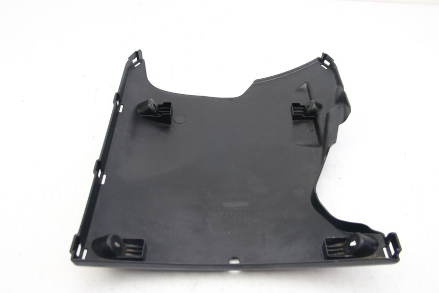 photo de LOWER PART OF THE BODY PEUGEOT KISBEE 2T 50 (2018 - 2022)