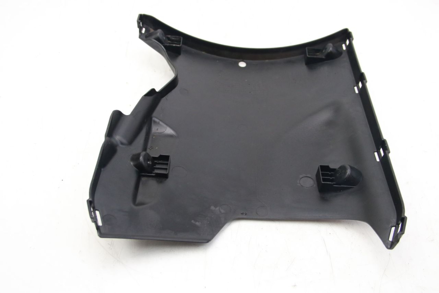photo de LOWER PART OF THE BODY PEUGEOT KISBEE 2T 50 (2018 - 2022)