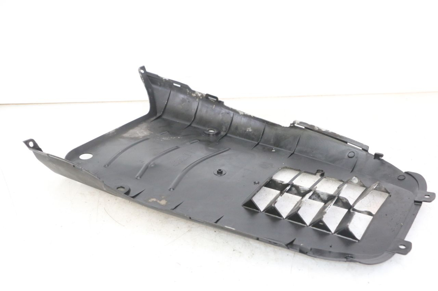 photo de LOWER PART OF THE BODY SUZUKI UH BURGMAN 125 (2002 - 2006)