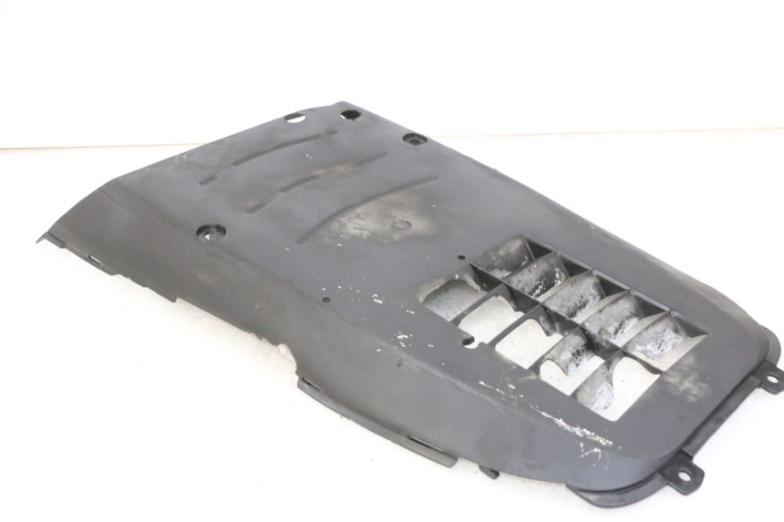 photo de LOWER PART OF THE BODY SUZUKI UH BURGMAN 125 (2002 - 2006)