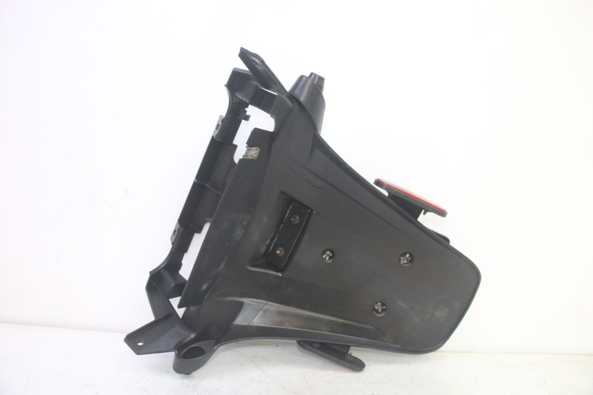 photo de MUD FLAP PIAGGIO MP3 HPE 350 (2018 - 2020) - Fixing points details