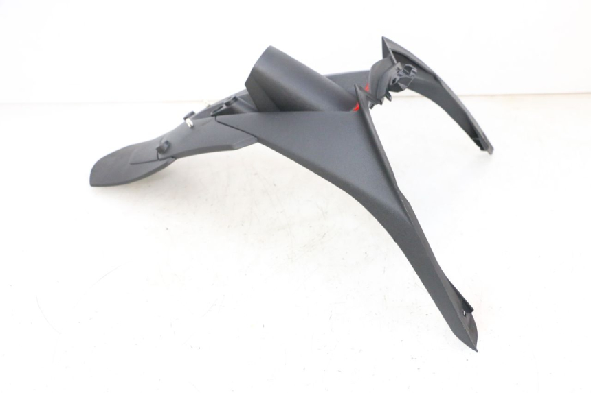 photo de MUD FLAP PIAGGIO MP3 HPE 300 (2019 - 2026) - Fixing points details