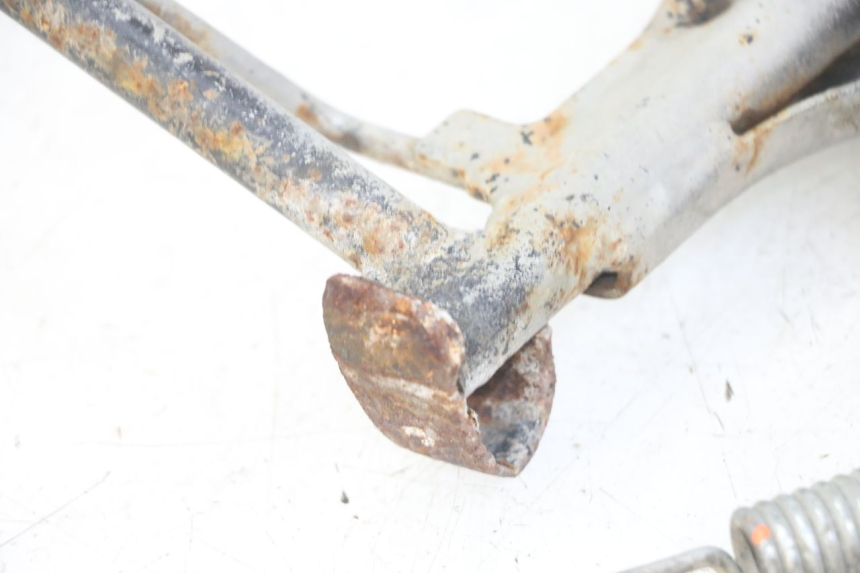 photo de CENTER STAND PEUGEOT KISBEE 4T 50 (2018 - 2022)