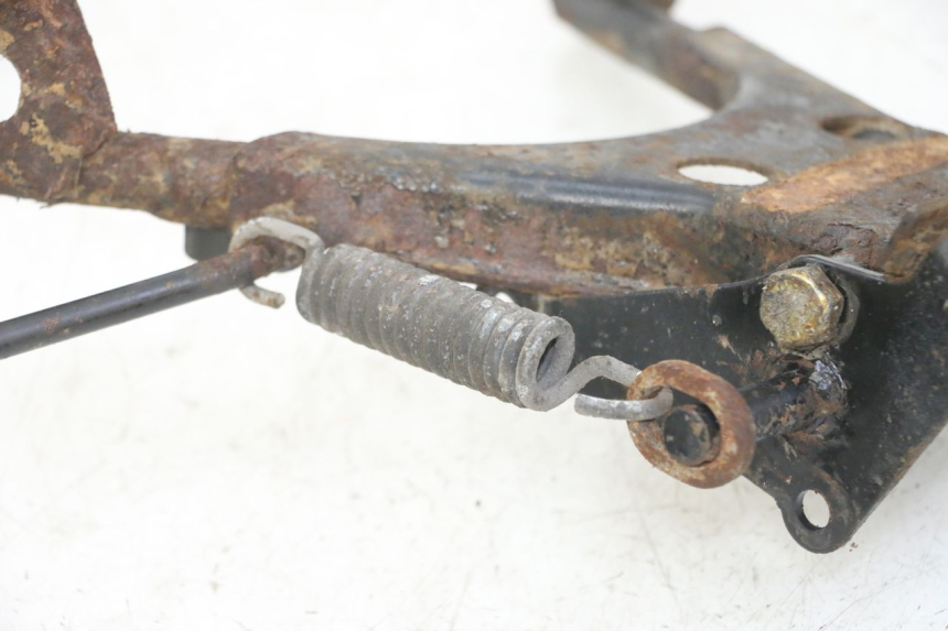 photo de MAIN STAND PEUGEOT SPEEDFIGHT 2 LC 50 (2000 - 2009)