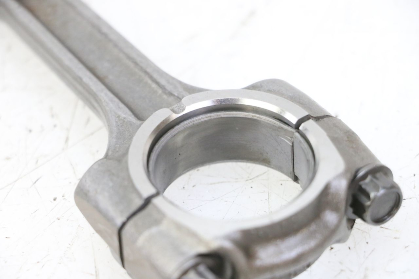 photo de ROD SUZUKI GSR 750 (2011 - 2017)