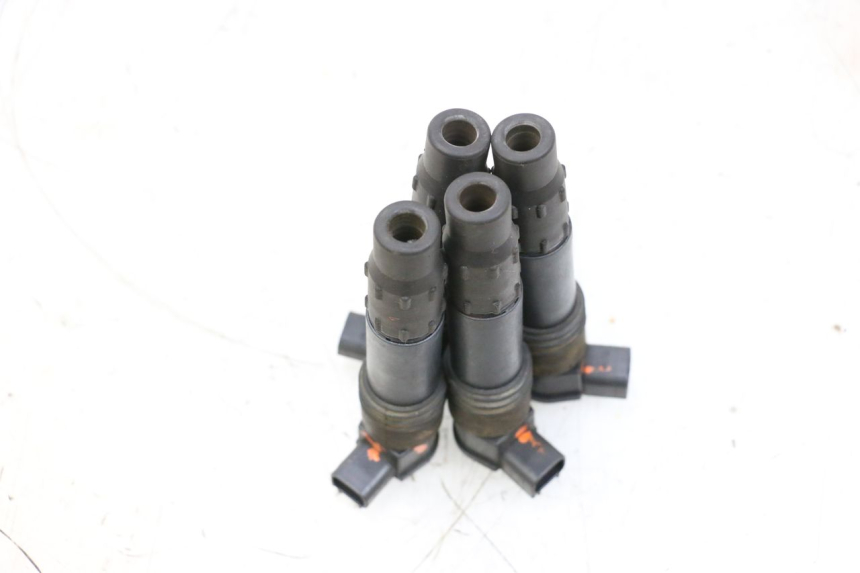 photo de IGNITION COIL SUZUKI GSXR GSX-R 1000 (2003 - 2004) - Alternative perspective