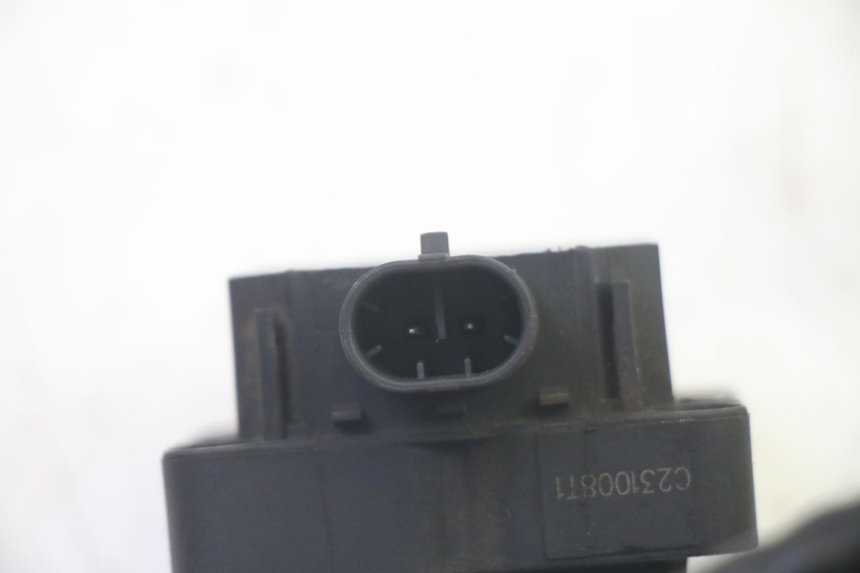 photo de COIL PIAGGIO MP3 RL 250 (2007 - 2010) - Fixing points details