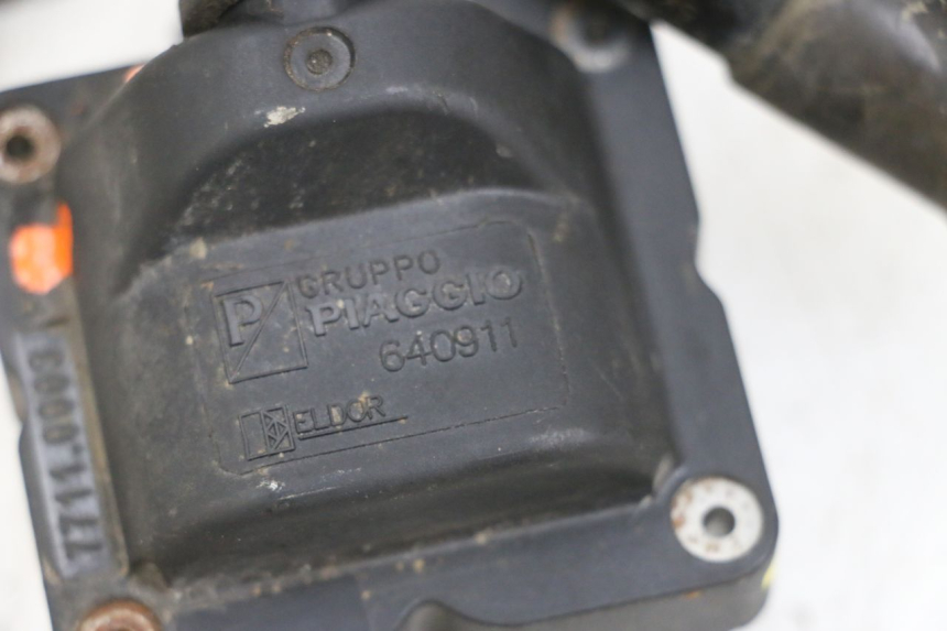 photo de IGNITION COIL PIAGGIO VESPA LX IE 125 (2010 - 2012) - Alternative perspective