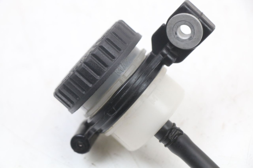 photo de BRAKE FLUID JAR MOTO GUZZI NORGE 8V GT 1200 (2011 - 2016)