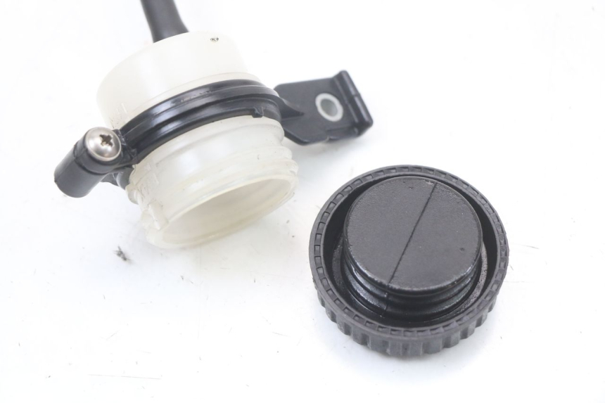 photo de BRAKE FLUID JAR MOTO GUZZI NORGE 8V GT 1200 (2011 - 2016)