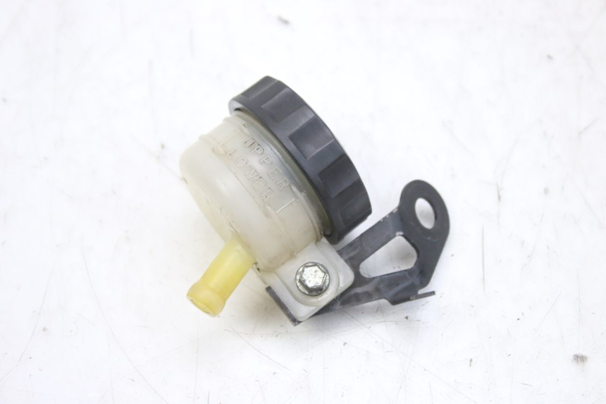 photo de BRAKE FLUID RESERVOIR TRIUMPH SPRINT ST 955 (1999 - 2001)