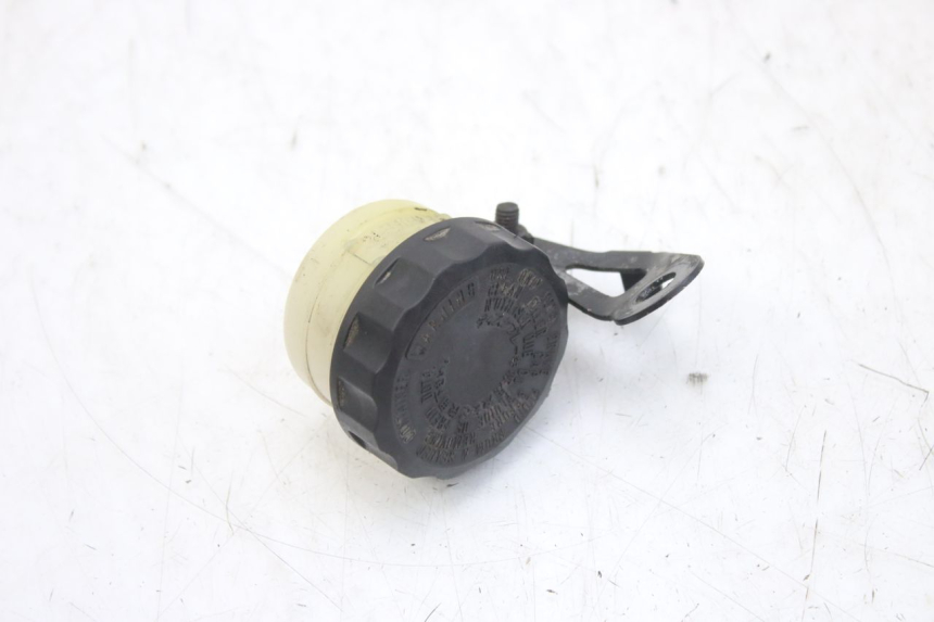 photo de BRAKE FLUID RESERVOIR TRIUMPH SPRINT ST 955 (1999 - 2001)