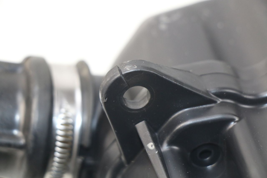 photo de AIR BOX PEUGEOT METROPOLIS 400 (2017 - 2020)