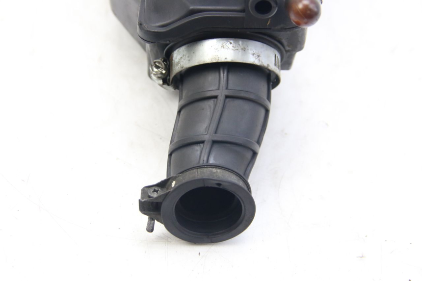 photo de AIR BOX SUZUKI SIXTEEN 125 (2008 - 2010)