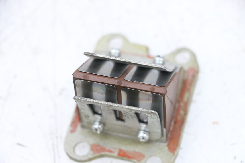 photo de INTAKE VALVE SYM ORBIT 2 50 (2008 - 2014) - Alternative perspective