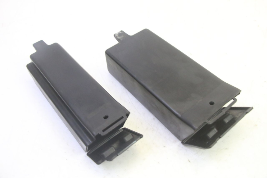 photo de GLOVE BOX KAWASAKI GPX R WARBIRD 600 (1988 - 1993) - Component detail