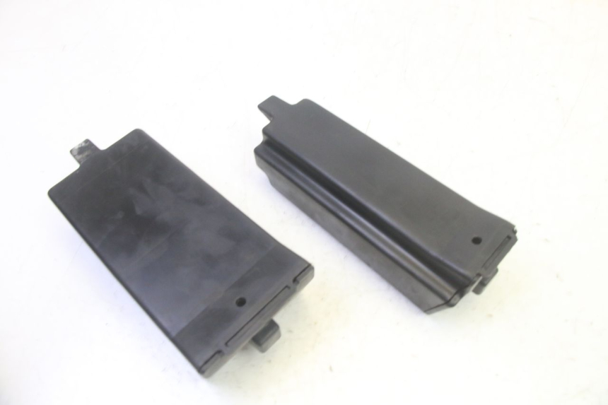 photo de GLOVE BOX KAWASAKI GPX R WARBIRD 600 (1988 - 1993) - Alternative perspective