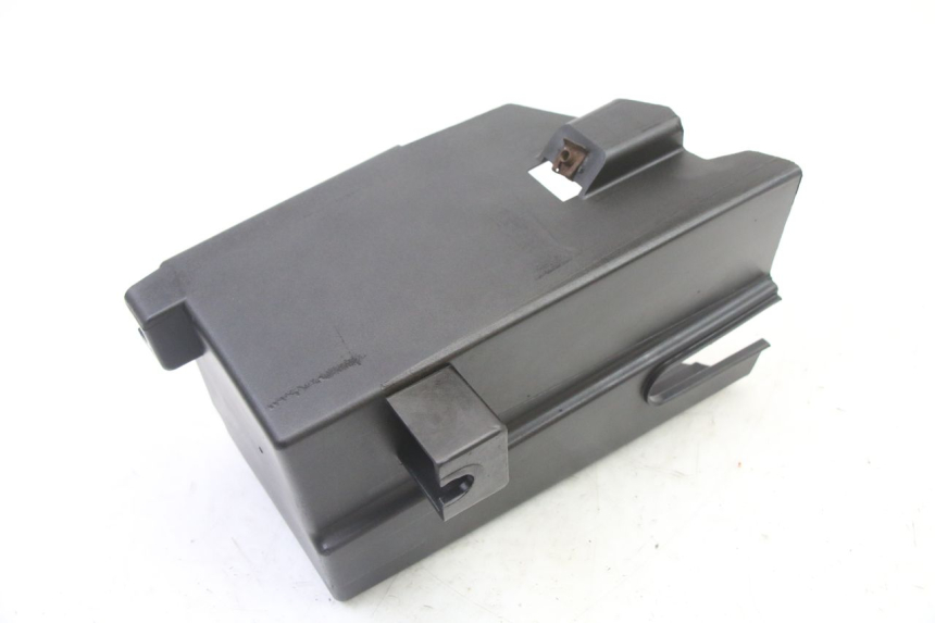photo de GLOVE BOX YAMAHA XMAX X-MAX 125 (2006 - 2009)