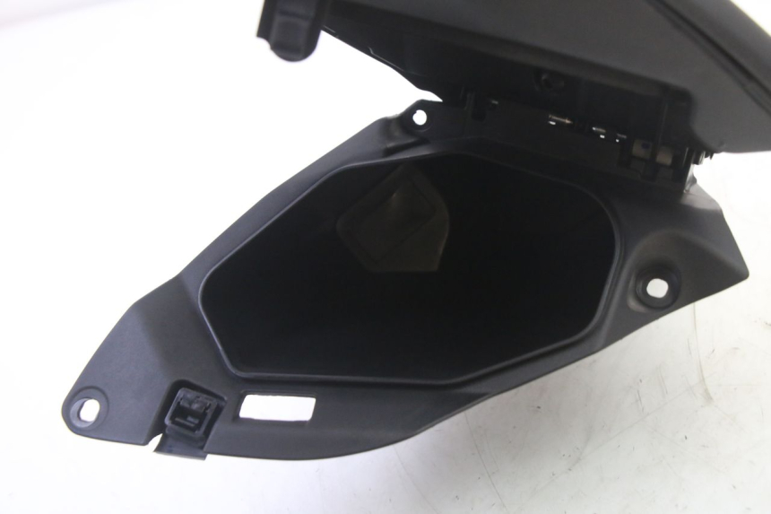 photo de GLOVE BOX YAMAHA XMAX X-MAX 125 (2021 - 2025)