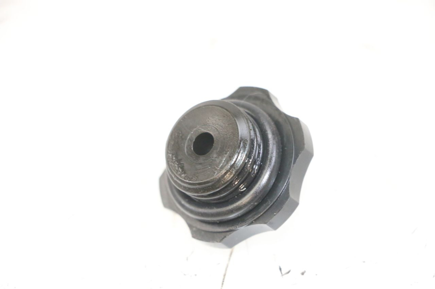 photo de ENGINE OIL CAP HONDA CB R 1000 (2018 - 2023)