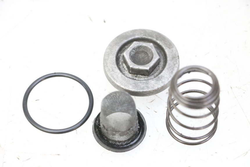 photo de ENGINE OIL CAP HONDA FES S-WING SWING ABS 125 (2007 - 2015)