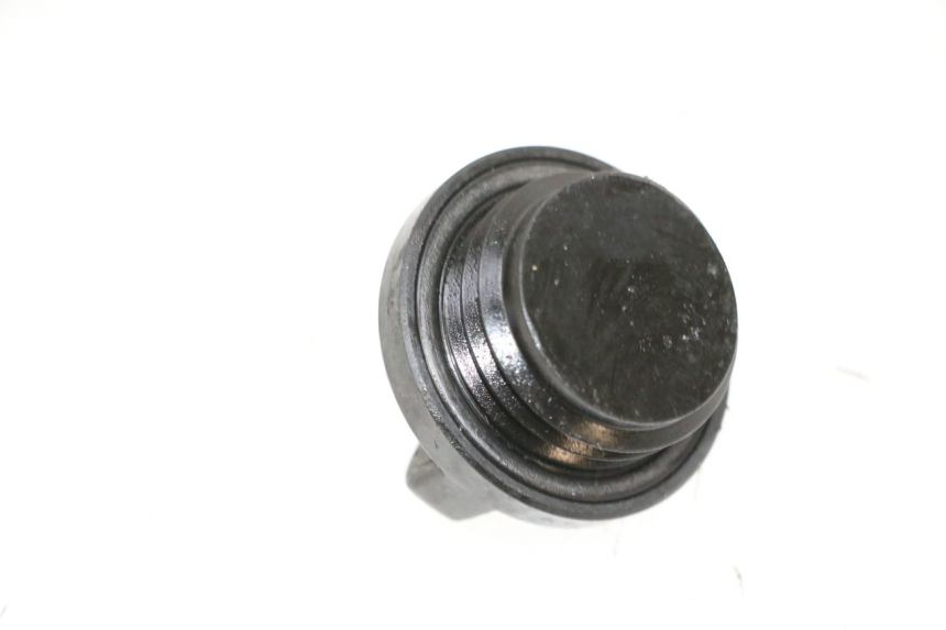 photo de ENGINE OIL CAP YAMAHA FJR ABS 1300 (2006 - 2012) - Zoom on usage condition