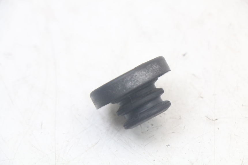 photo de OIL SUMP PLUG SUZUKI SV N 650 (1999 - 2002)