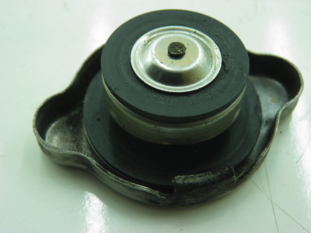 photo de RADIATOR CAP HONDA FES S-WING SWING 125 (2007 - 2015)