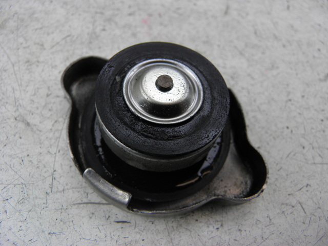 photo de RADIATOR CAP HONDA FES S-WING SWING ABS 125 (2007 - 2015)