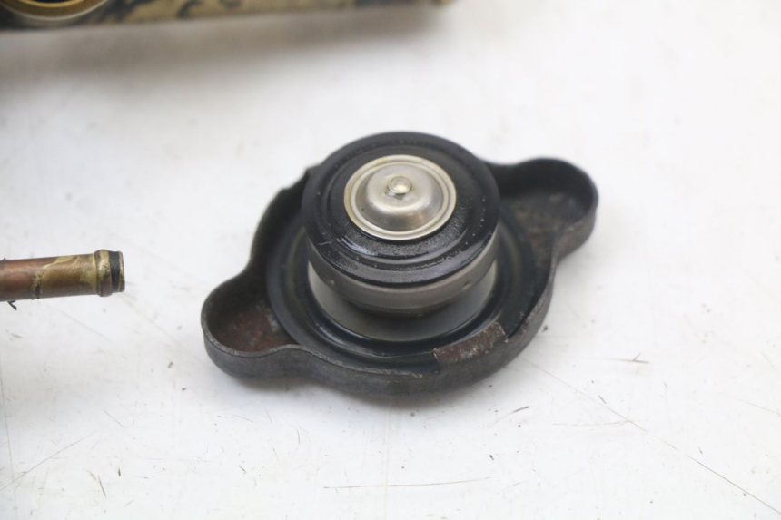 photo de RADIATOR CAP KAWASAKI GTR 1000 (1994 - 2004)