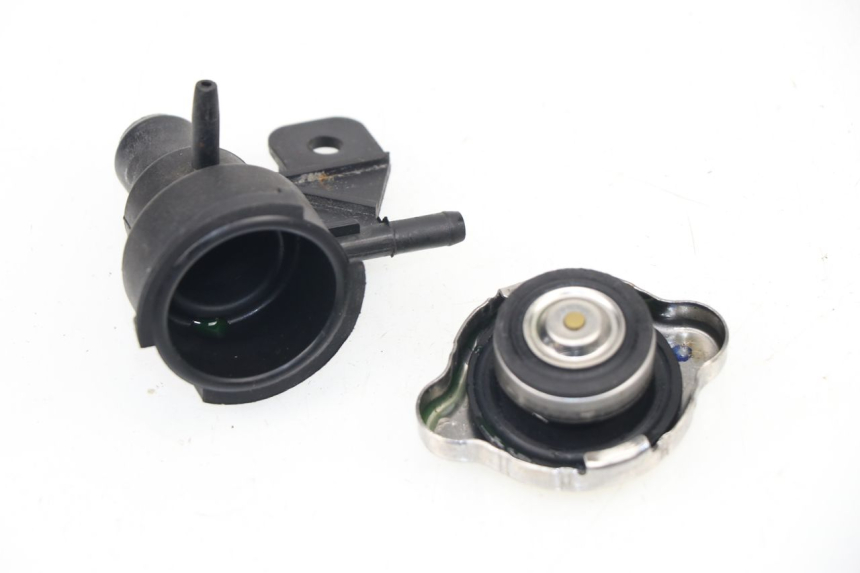 photo de RADIATOR CAP KYMCO DINK STREET ABS 125 (2011 - 2018)